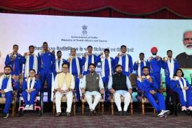 Anurag Thakur felicitates Tokyo Paralympics