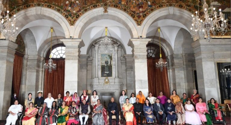 President of India presents Nari Shakti Puraskar
