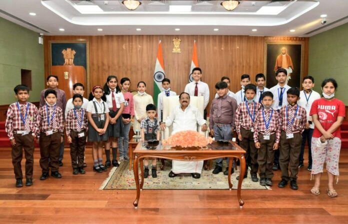 Vice President celebrates Holi