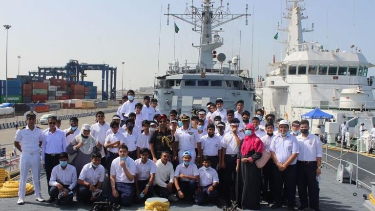 VISIT OF 1TS TO JEDDAH