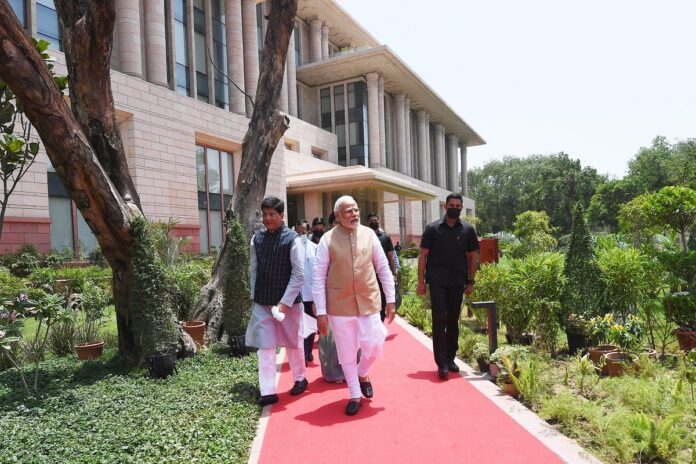 PM inaugurates 'Vanijya Bhawan' and launches NIRYAT portal