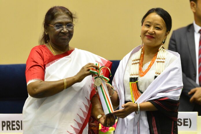 PRESIDENT OF INDIA CONFERS NATIONAL AWARDS