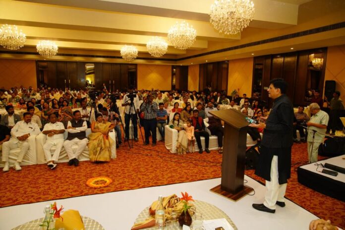 Commerce Minister asks business