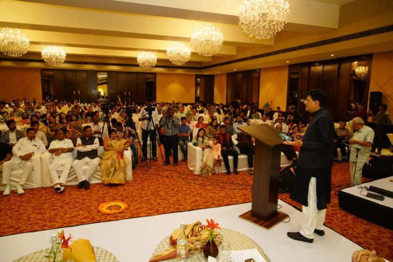 Commerce Minister asks business