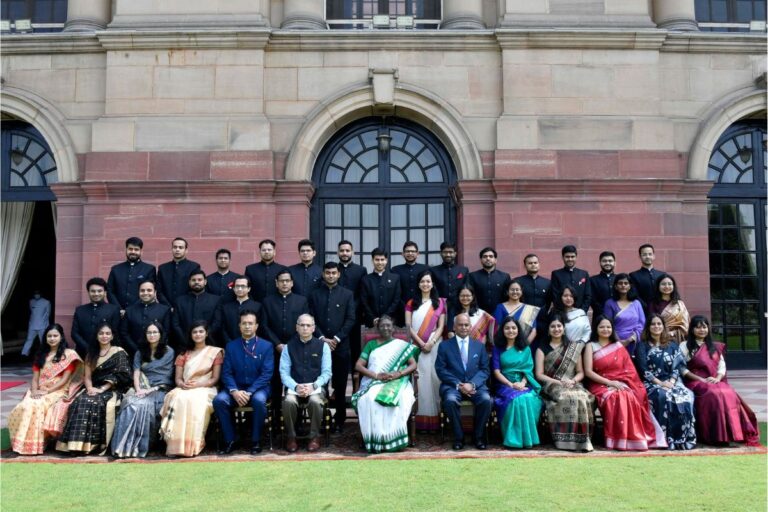 Officer Trainees of Indian Foreign Service call on the President