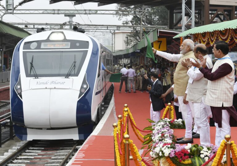 PM flags off Vande Bharat Express