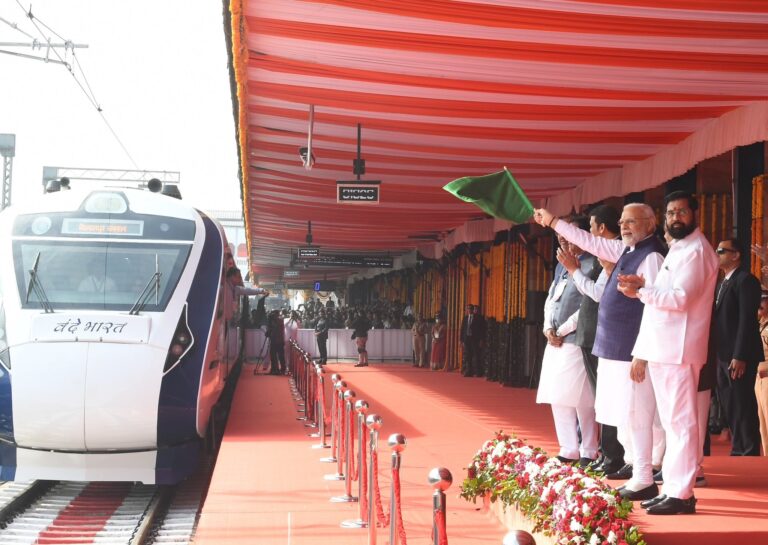 PM Modi flags off Vande Bharat Express