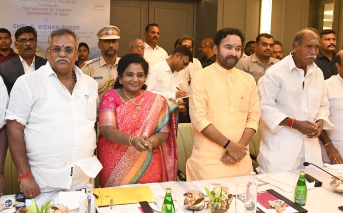 dedicates 4 projects to the nation