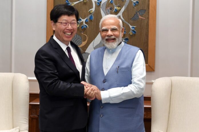 PM meets with Foxconn Chairman