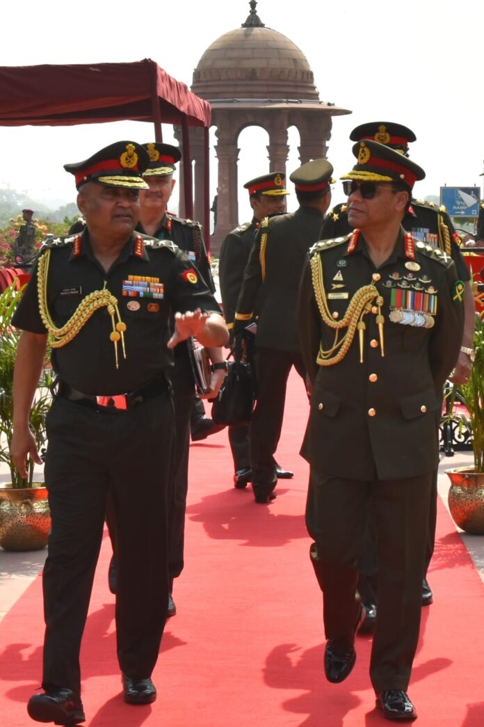 BANGLADESH ARMY CHIEF ARRIVES