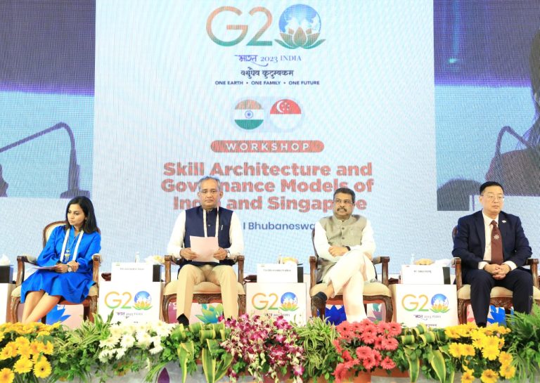 Dharmendra Pradhan addresses the workshop