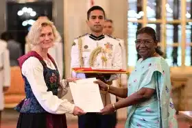 H E Marje Luup presents credentials to President of India